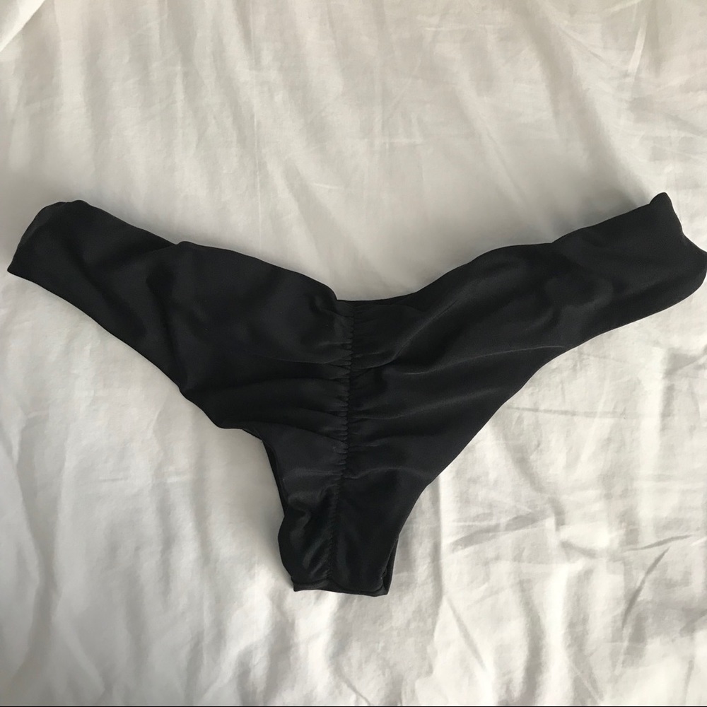 Black cheeky bikini bottoms